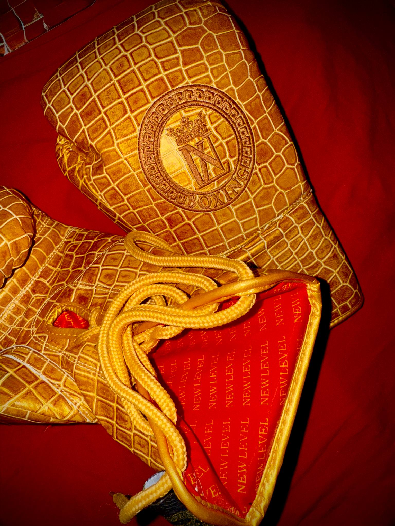 GATOR GLOVES